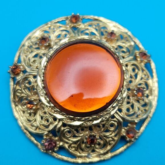 Vintage Round Topaz Glass Cabochon Rhinestones Brooch, Gold Tone Filigree - Picture 6 of 10